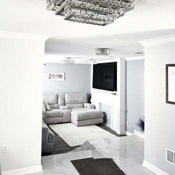 WhiteRoom001